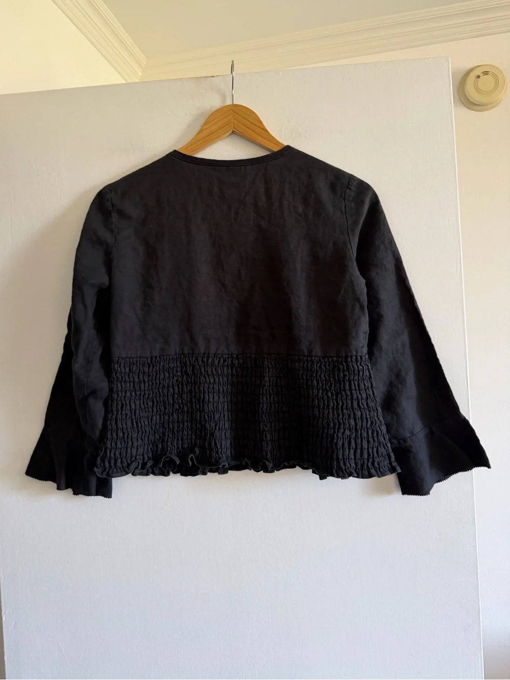 Ann Taylor LOFT Black Linen Smocked Crossover Peplum Sleeve Blouse size 2 EUC - Picture 4 of 7